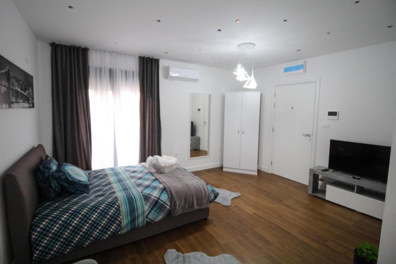 Apartment Aria